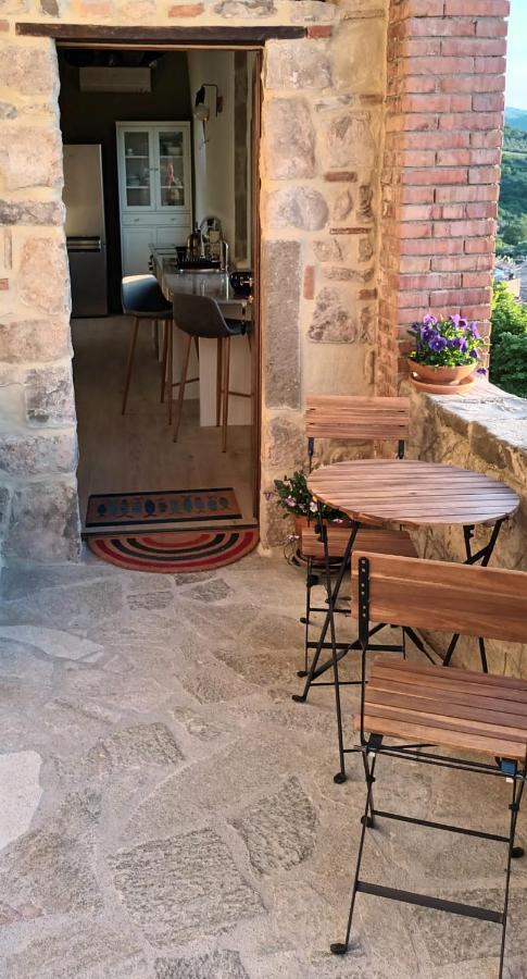 Casa Angolo Cantina Nel Castello Montegiovi エクステリア 写真