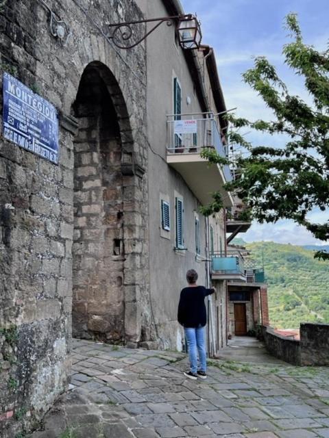 Casa Angolo Cantina Nel Castello Montegiovi エクステリア 写真